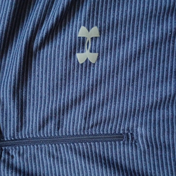Under Armour Cold Gear Loose Fit 1/4 Zip - Picture 2 of 4